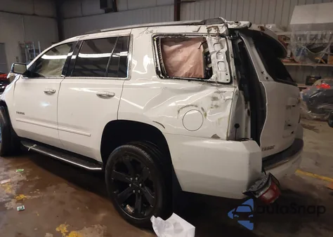 2017 Chevrolet Tahoe Premier z USA, uszkodzony, nr VIN 1GNSKCKC4HR366120